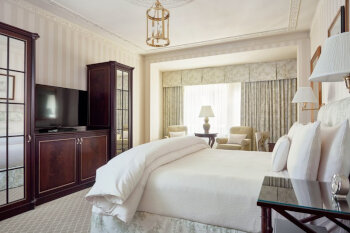 Deluxe: Mobility/Hearing Accessible Church View King - Roll-in Shower, at The Hay-Adams