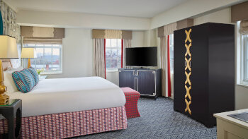 1 King Bed, Signature Suite, at The Alexandrian, Autograph Collection