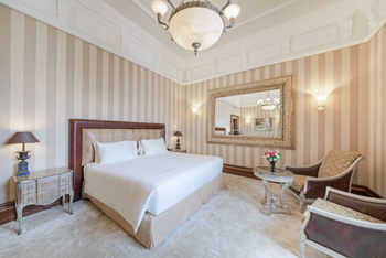 Junior Suite Piazza View, at Anantara Palazzo Naiadi Rome Hotel