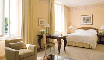 Deluxe Room Queen, at Four Seasons Hotel Milano