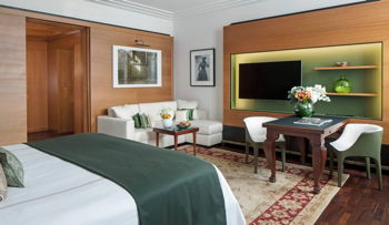 Four Seasons Junior Suite King, at Four Seasons Hotel Milano