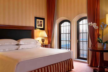 King Deluxe Room, at Hilton Molino Stucky Venice 