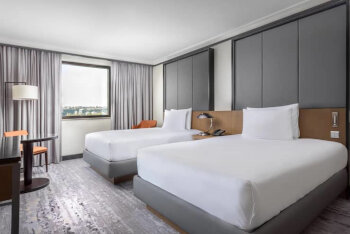 Twin Deluxe Room with River View, at Hilton Prague