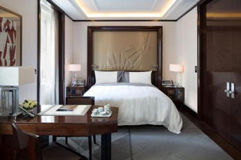 Deluxe Room: 1 King Bed, at The Peninsula Paris