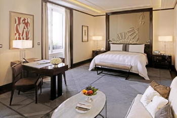 Junior Suite, at The Peninsula Paris
