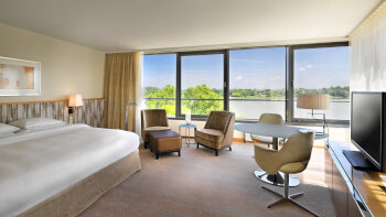 1 King Bed with Club Access Deluxe, at Hyatt Regency Mainz