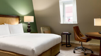 Deluxe Bedroom, Guest room, 1 Queen(s) or 2 Twins, Barlow House, at St. Pancras Renaissance Hotel London