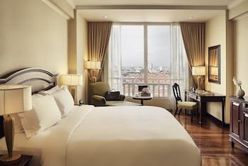 Superior Room, King Bed, at Sofitel Phnom Penh Phokeethra