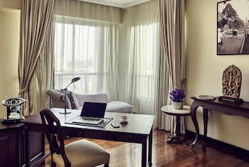 Junior Suite, Club Millesime Access, King Bed, at Sofitel Phnom Penh Phokeethra