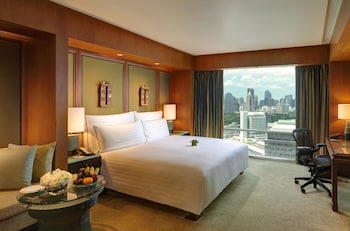 Deluxe King Corner, at Conrad Bangkok