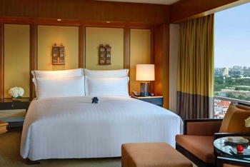 Deluxe Twin Corner, at Conrad Bangkok