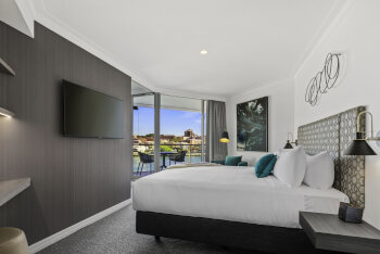 Deluxe One King Bedroom Harbour View Apartment, at Pullman Quay Grand Sydney Harbour