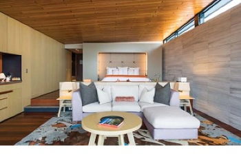 Signature Suite, King Bed, at Saffire Freycinet