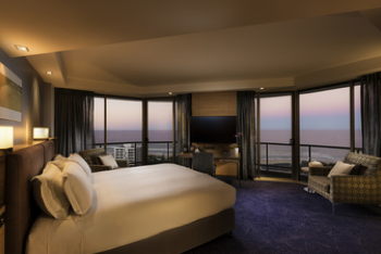 Luxury Room, 1 King Bed, Ocean Views, Spa, at Sofitel Gold Coast Broadbeach