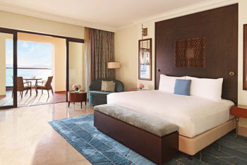Corner Jacuzzi Palm Sea View Suite, at Fairmont The Palm, Dubai