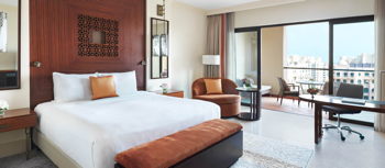 Fairmont Gold Room, Lounge Access, 1 King Bed, at Fairmont The Palm, Dubai