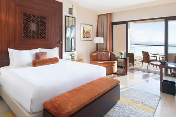 Deluxe Palm Sea View Suite, at Fairmont The Palm, Dubai