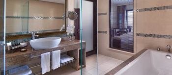 Deluxe Heritage Palm Sea View Room, 2 Queens, at Fairmont The Palm, Dubai