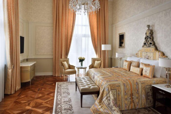 SIGNATURE SUITE, at Palazzo Versace Dubai