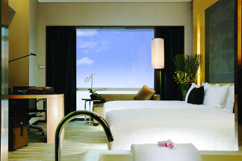 Premium Room, at The Longemont Shanghai