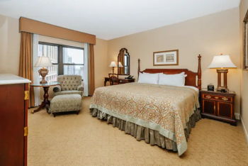 Deluxe King, at The Saint Paul Hotel