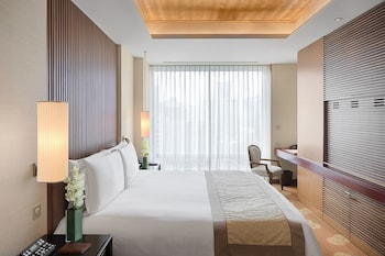 Executive Suite, 1 King Bed, at The Peninsula Tokyo