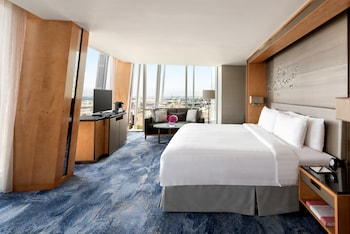 Deluxe City View Room, 1 King, at Shangri-La The Shard, London
