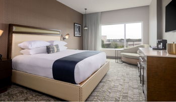 Deluxe King, Guest room, 1 King, at The Stella Hotel, Autograph Collection