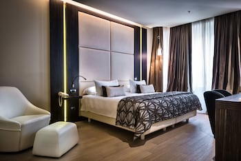 Grand Deluxe Room, at The Square Milano Duomo
