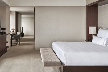 1 King Bed, Signature Guest Room, at Hotel Arts Barcelona