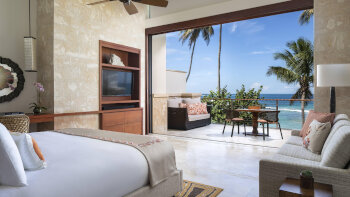 West Beach Ocean Reserve, Guest room, 1 King, Sofa bed, at Dorado Beach, a Ritz-Carlton Reserve
