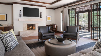 Golf Casita Suite, 1 Bedroom Suite, 1 King, Private Sofa bed, Fireplace, at The Ritz-Carlton, Dove Mountain