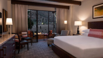 Fireside Mountain View, Guest room, 1 King, Ground floor, at The Ritz-Carlton, Dove Mountain
