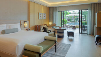 Lagoon King with Jacuzzi, Guest room, 1 King, Courtyard view, Pool access, Balcony, at The Ritz-Carlton Sanya, Yalong Bay