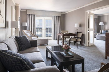 1 Bedroom Executive Suite, 1 King, Sofa bed, Bathrooms: 1.5, Balcony, at The Ritz-Carlton, St. Louis