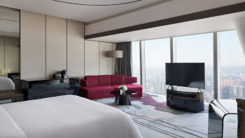 Deluxe Room, at Four Seasons Hotel Guangzhou