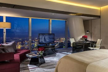 Deluxe Room, 1 King Bed, River View, at Four Seasons Hotel Guangzhou