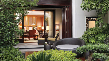 Garden Terrace Room, King, at Four Seasons Hangzhou at West Lake