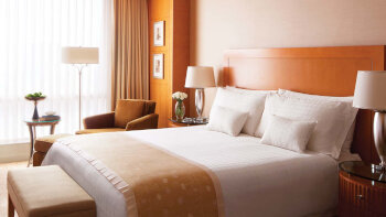 Deluxe Room King, at Four Seasons Hotel Mumbai