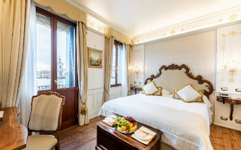 Suite Grand Canal view, at Hotel Monaco & Grand Canal