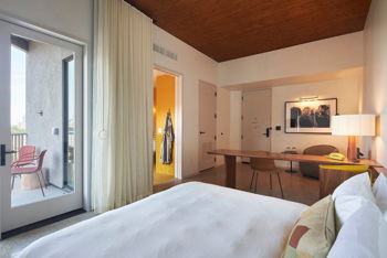 ADA Accessible Treehouse Studio w/ Roll-In Shower, at Hotel Magdalena