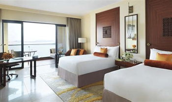 Deluxe City View Room, 2 Twins, at Fairmont Rio de Janeiro Copacabana