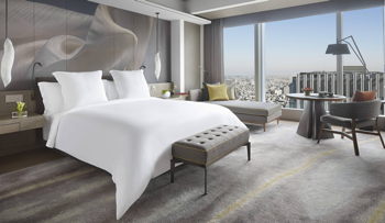 Deluxe Room City View, 1 King, at Four Seasons Hotel Tokyo at Otemachi