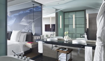 Superior Room City View, 2 Doubles, at Four Seasons Hotel Tokyo at Otemachi