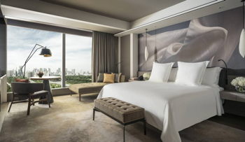 Deluxe Garden View Room, 2 Doubles, at Four Seasons Hotel Tokyo at Otemachi