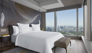 Premier Suite, King, at Four Seasons Hotel Tokyo at Otemachi