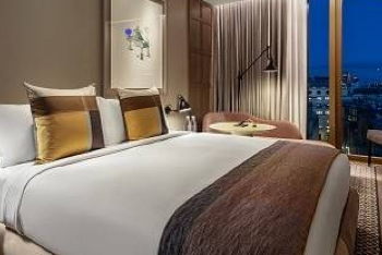 Deluxe King City View Room, at The Londoner Hotel