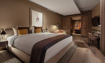 Corner Suite, at The Londoner Hotel