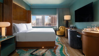 Deluxe Corner King, Guest room, 1 King, Corner room, at W Austin