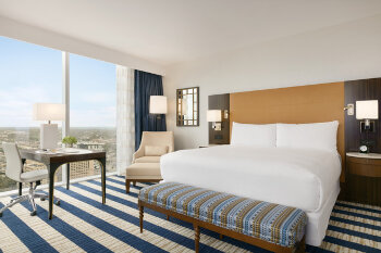 Signature Corner, 1 King Bed, at Fairmont Austin
